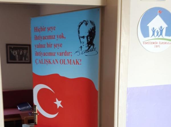 Hiç bir şeye ihtiyacımız yok, yalnız bir şeye ihtiyacımız vardır: ÇALIŞKAN OLMAK.....Gazi Mustafa Kemal ATATÜRK